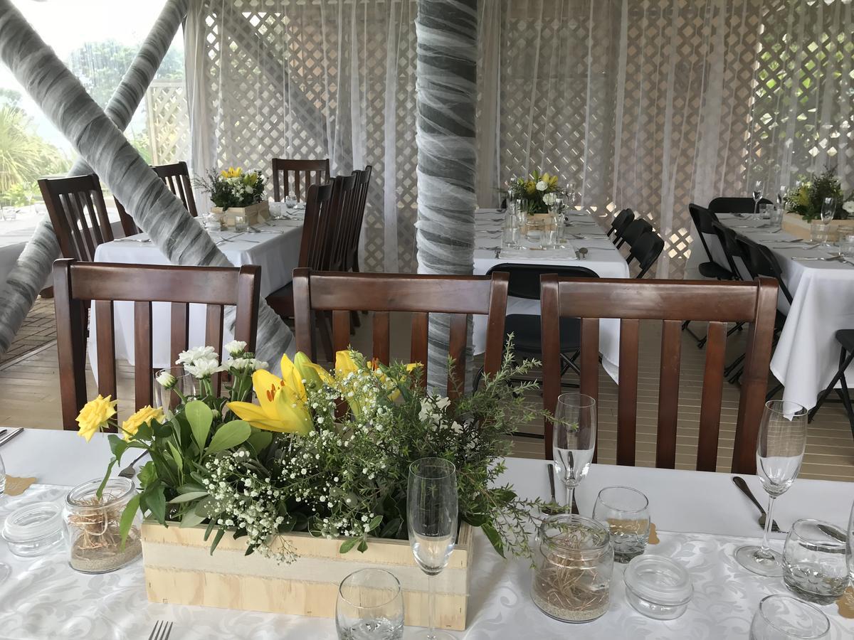 Tipi And Bobs Waterfront Lodge Tryphena Dış mekan fotoğraf